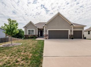 5008 NW Flintridge Rd, Riverside, MO 64150