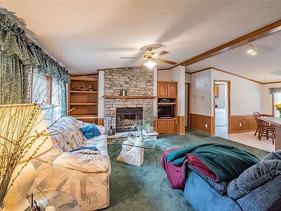 4th image of 3817 Daniels Ln