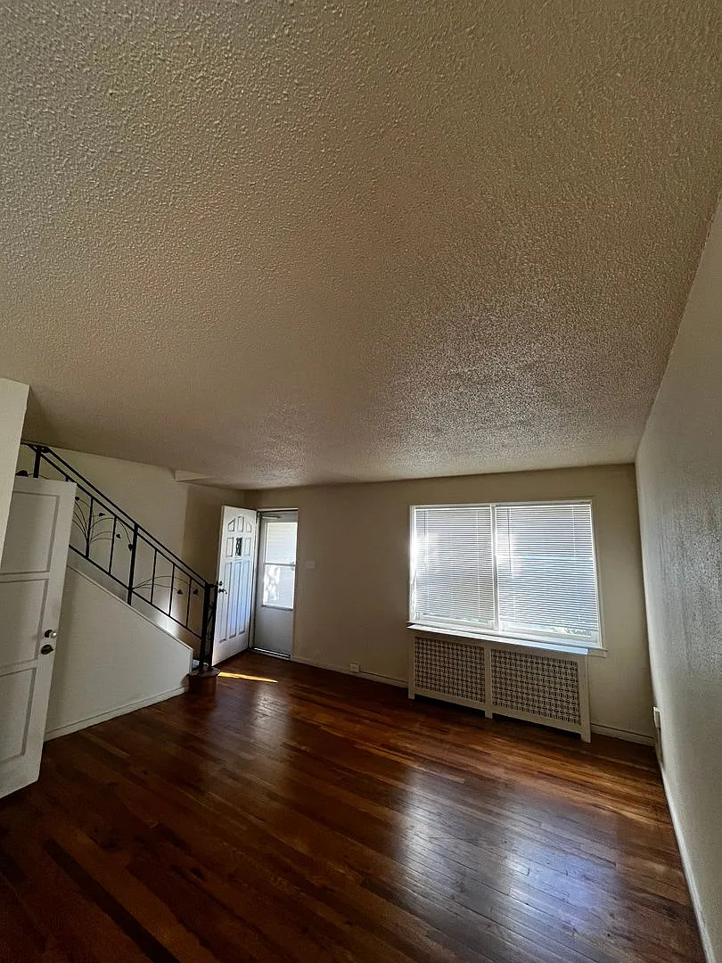 2 Bedroom 1 Bathroom Townhome Close To Warren Air Force Base — Photo 2