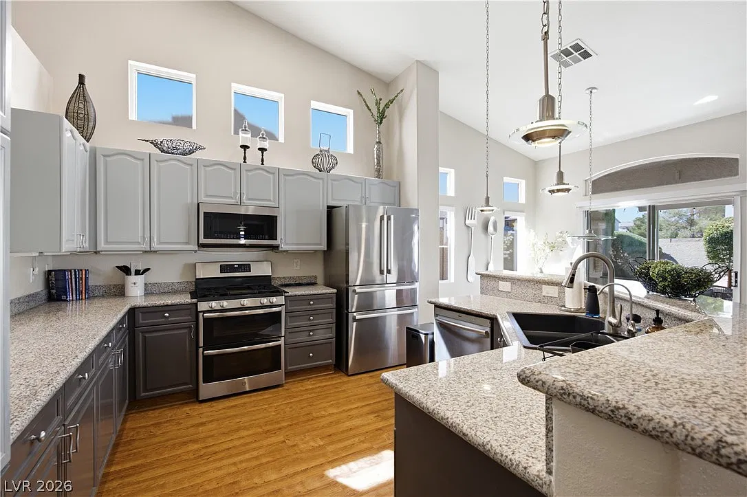 2 bed, 2.0 bath, 1612 sqft, $3,250 — Photo 4