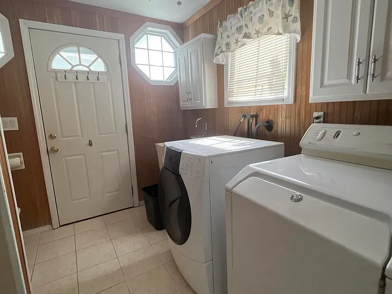 9 Berg Ave — Photo 14