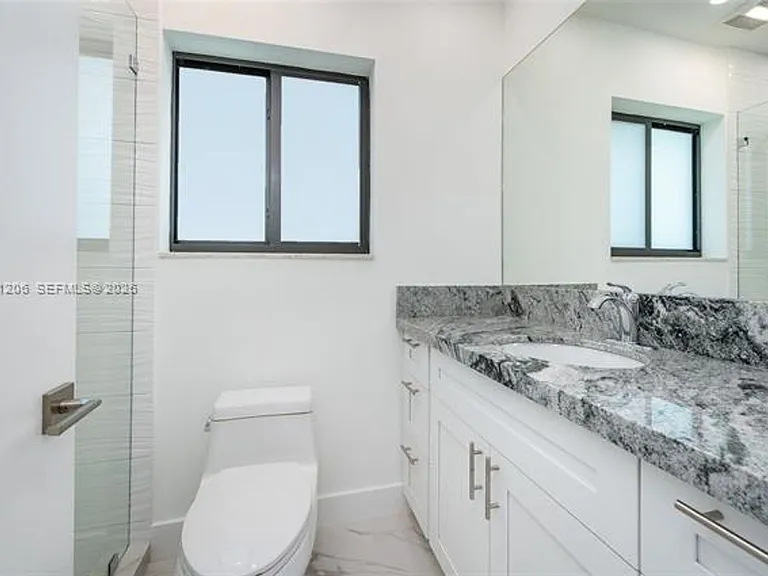 1621 S Treasure Dr #1621 — Photo 22
