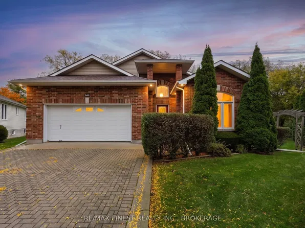 540 Monterey Ct, Kingston, ON K7M 9A2
