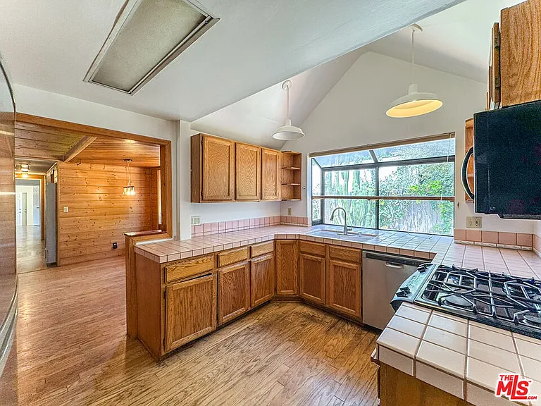 3124 Veteran Ave — Photo 18