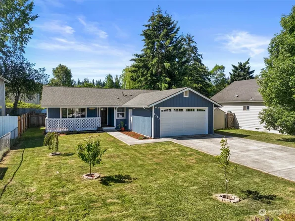 1383 NE Echo Dr, Bremerton, WA 98311