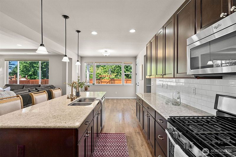 5th image of 4298 Novak Drive SW