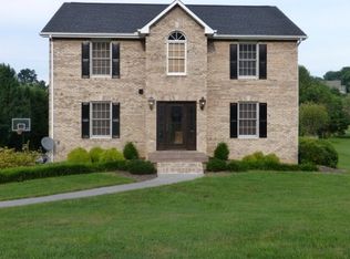 304 Hedgerow Ct, Kingsport, TN 37663