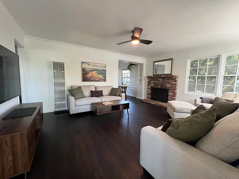 204 W Lewis St — Photo 27