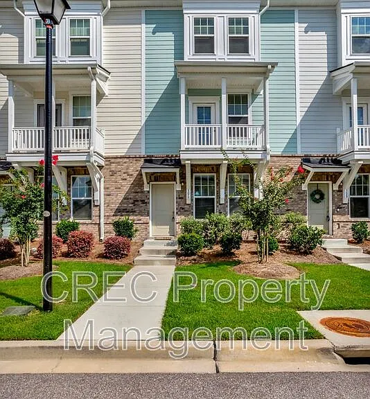 306 Pathfinder Way — Photo 1