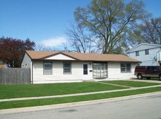 706 Geneva Ave, Romeoville, IL 60446