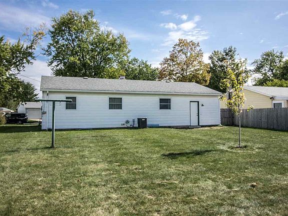 5th image of 2441 Southdale Dr
