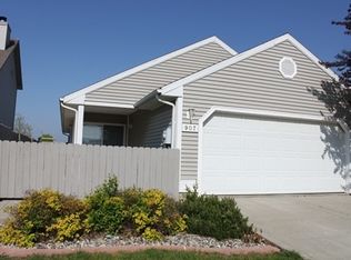 907 Prestwick Pt, Champaign, IL 61822