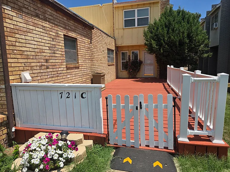 721 Laurelwood Dr #C — Photo 19