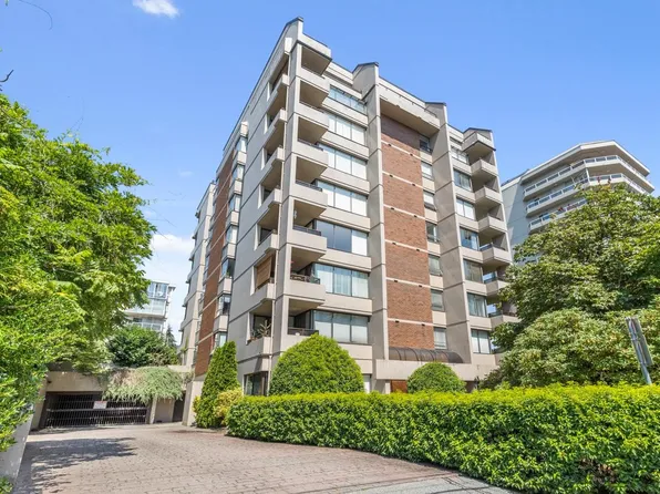 1737 Duchess Ave, West Vancouver, BC V7V 1P8