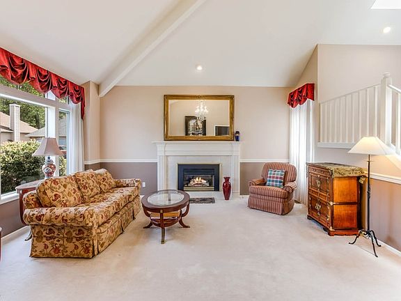 3rd image of 26215 SE 40th Pl