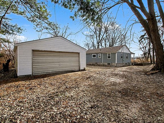 3rd image of 1448 Burns Dr