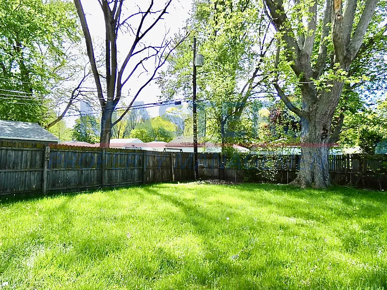 3907 Donegal Ln — Photo 3