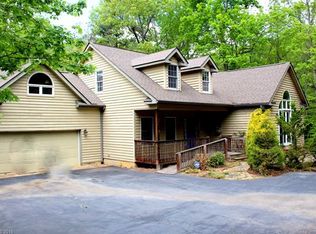 152 Woodburn Dr, Swannanoa, NC 28778