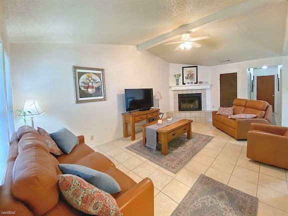 3rd image of 602 Country Aire Dr #B