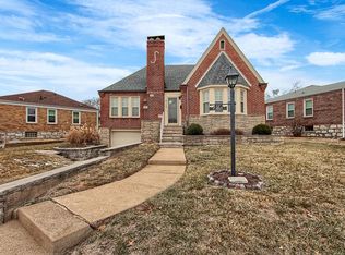 9105 Flores Dr, Saint Louis, MO 63123