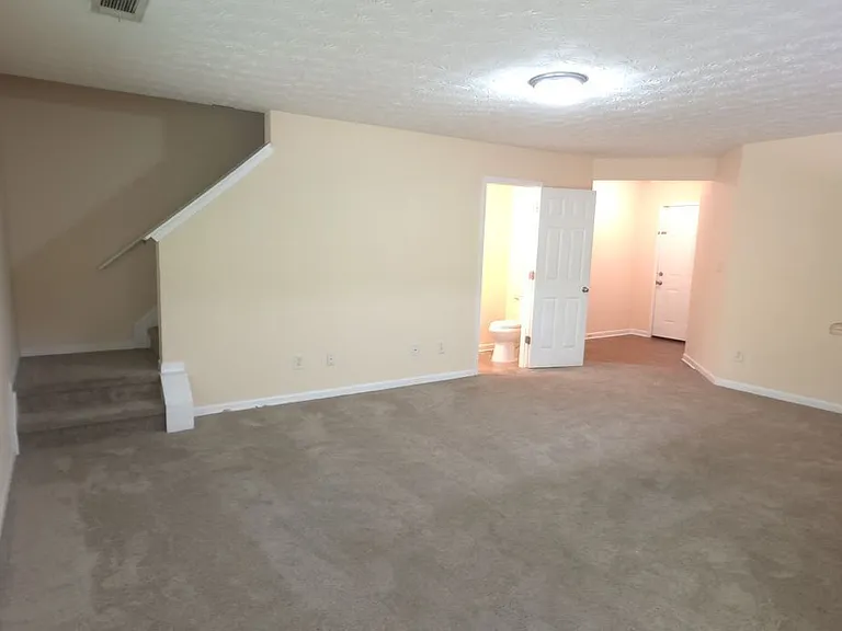 465 Little Creek Rd — Photo 2