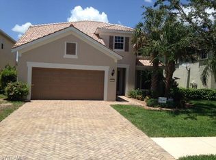 2021 Fairmont Ln, Naples, FL 34120