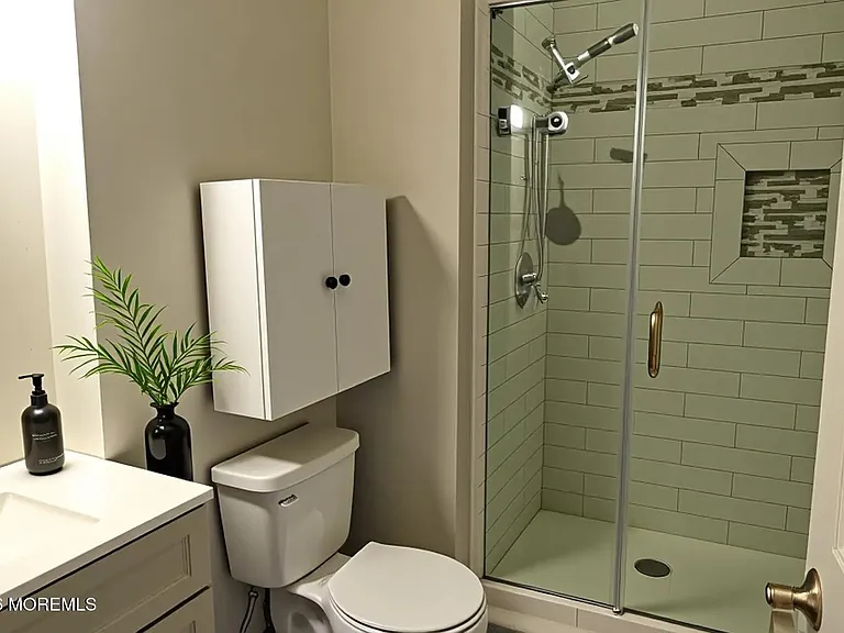 162 Linden Ave #B — Photo 14