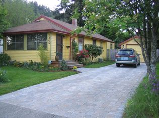 7305 SE Harrison St, Portland, OR 97215