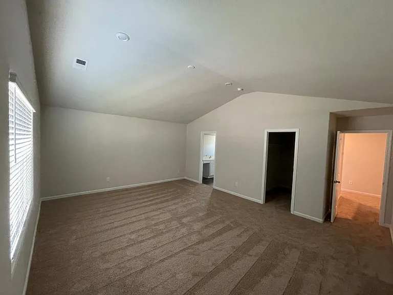 313 Turning Lake Dr — Photo 5