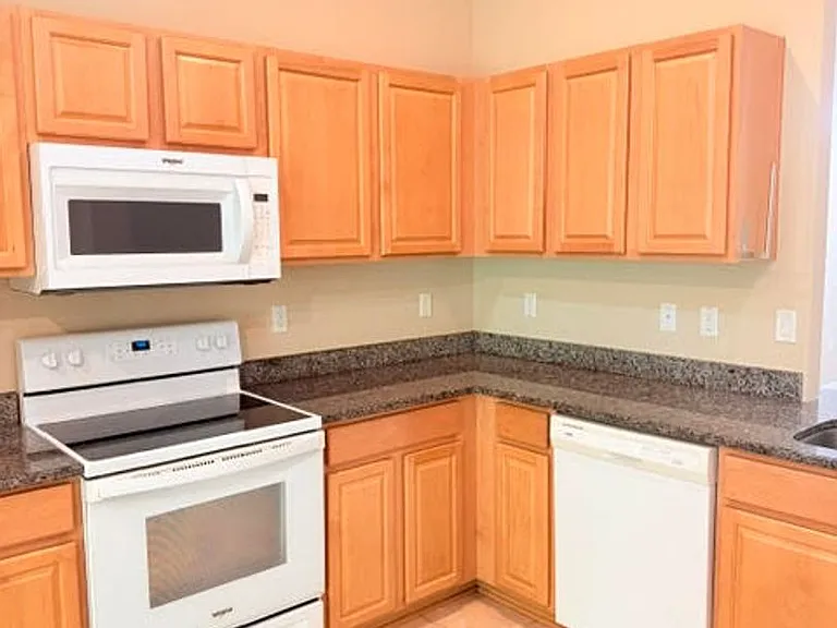 113 Brunswick Ln — Photo 8