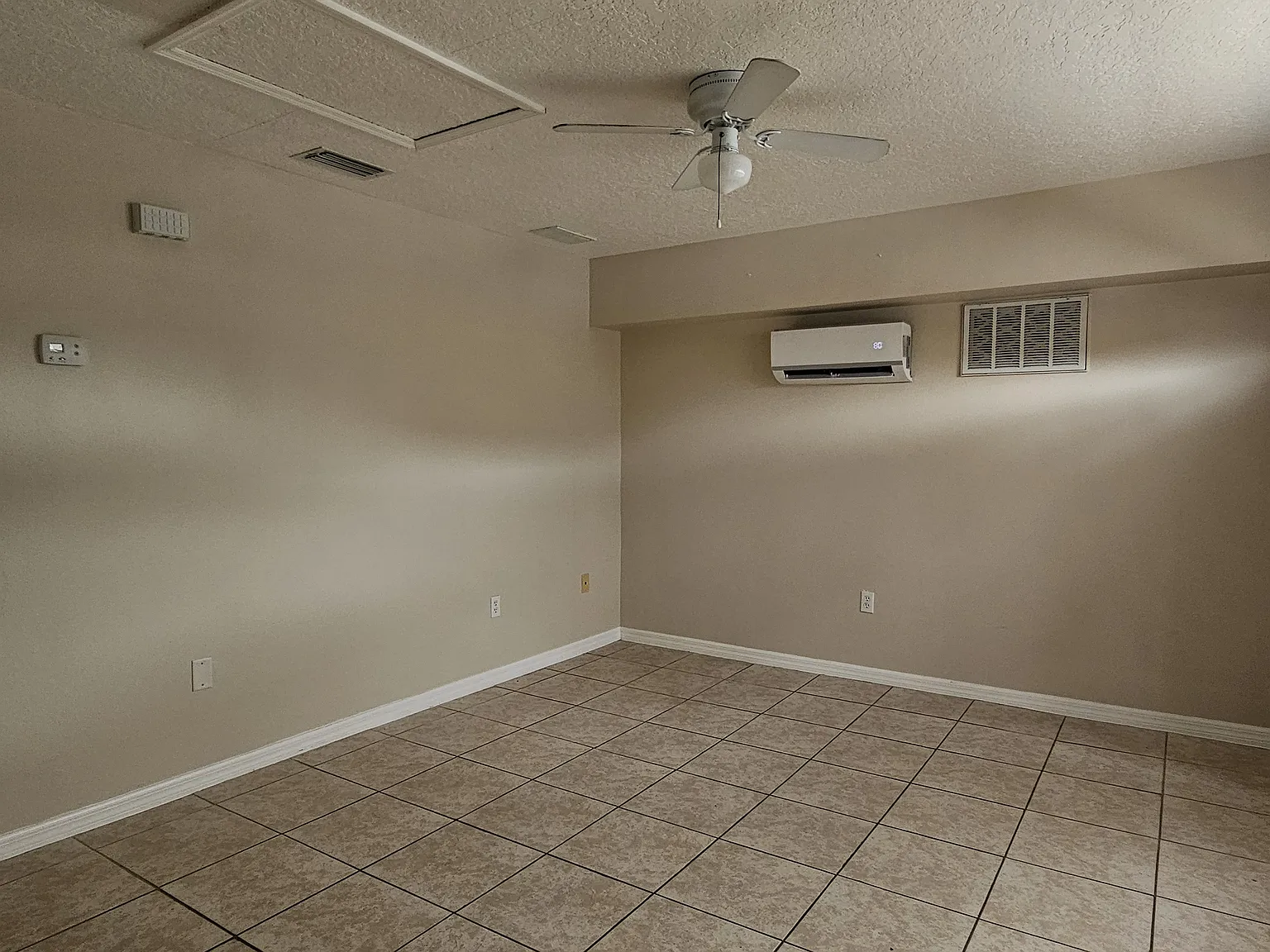 1 bed, $1,050 — Photo 4