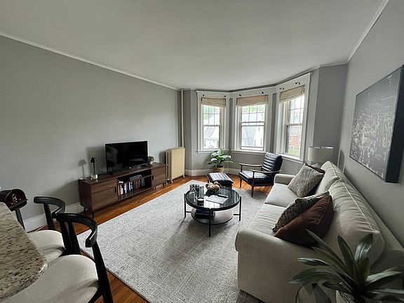 2nd image of 22 Orkney Rd APT 35