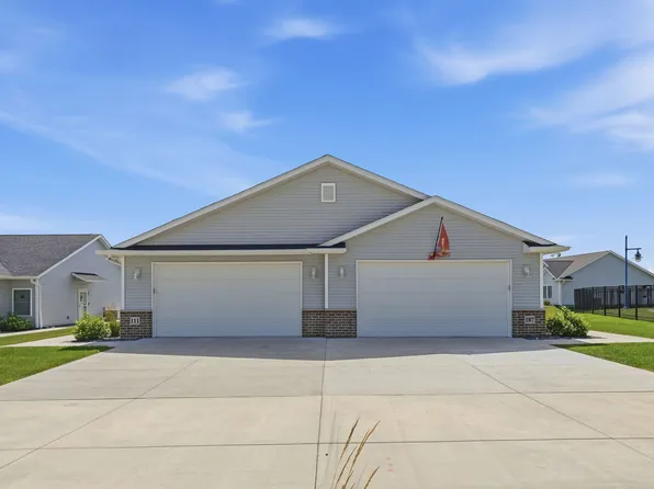 107 Beacon Harbor Pkwy #1, East Moline, IL 61244