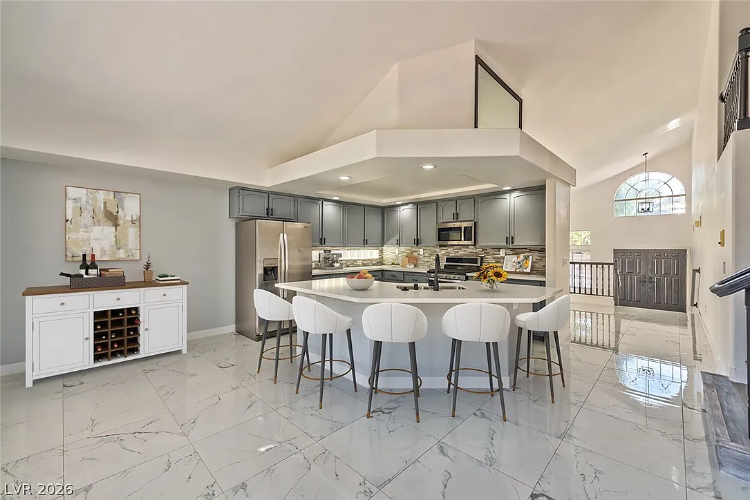 5 bed, 3.0 bath, 2896 sqft, $3,499 — Photo 3