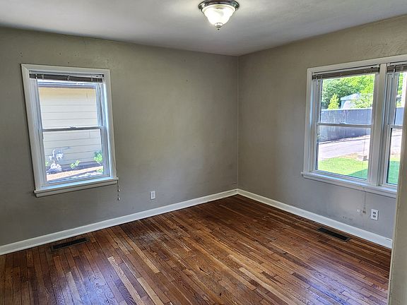 2nd image of 726 Locust St #1