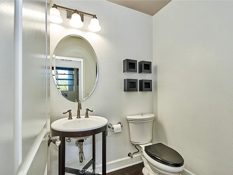 15 Vantis Dr — Photo 20