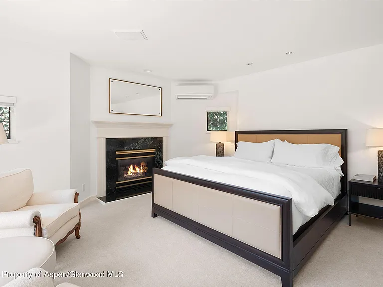 208 S Spring St #1 — Photo 17