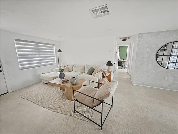 3rd image of 3922 Darlington Rd