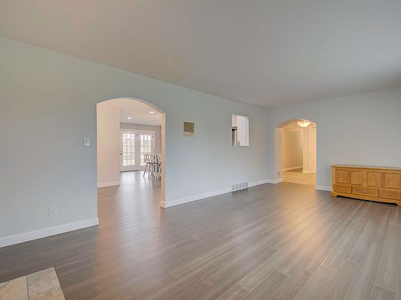 5th image of 2032 Lincoln Dr