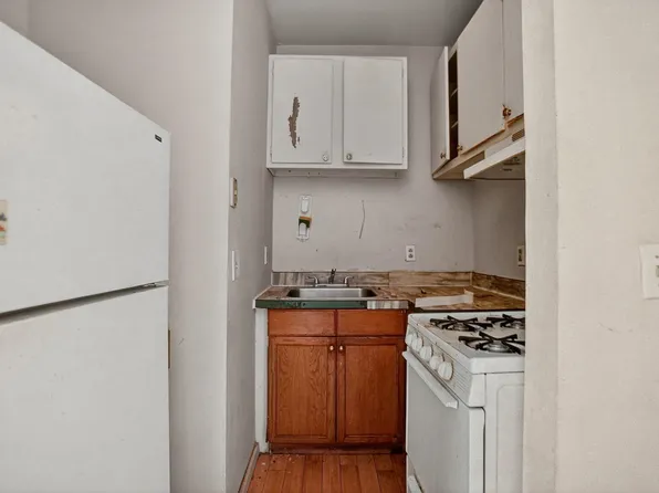 415 Martin Luther King Jr Drive image 2 of 20