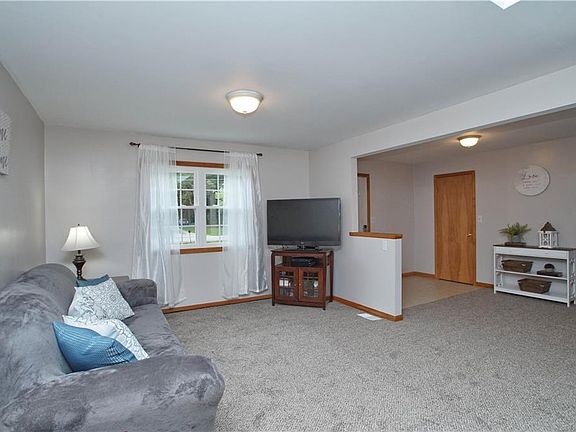 3rd image of 3701 Manchester Dr