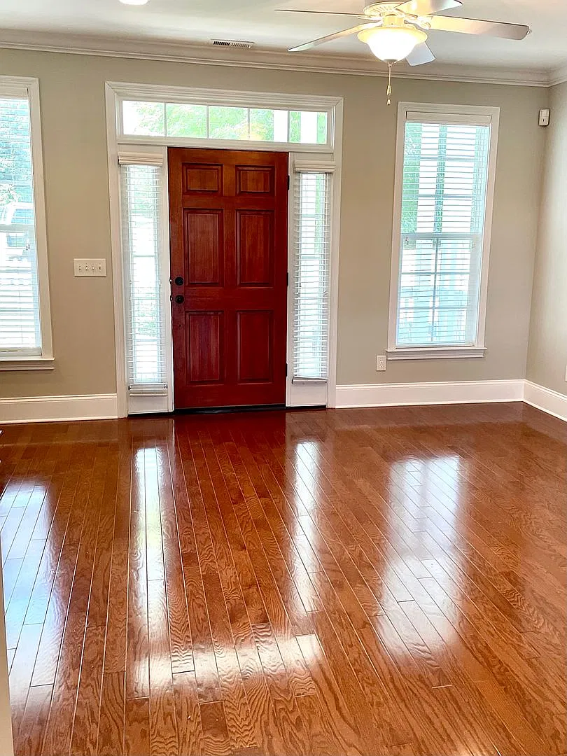 Lakeside Living in Loudon — Photo 4