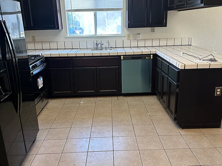 3705 Cassie Ln — Photo 3