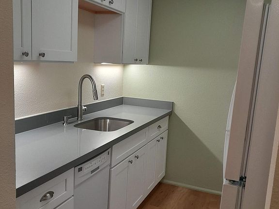 4th image of 3242 21st Ave W #D