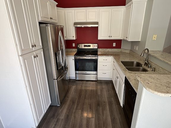 3695_strawberry_field_unit_h_b_06172024