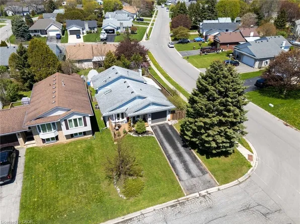 2 Hampton Ct, Norfolk County, ON N0A 1N4