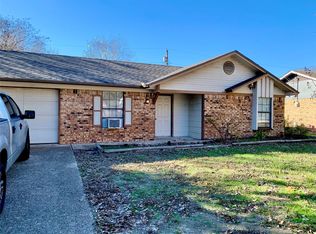 716 Southoak Dr, Athens, TX 75751