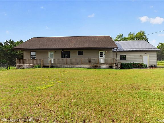 4th image of 22623 Eleven Mile Rd