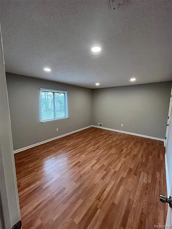 1 bed, 1.0 bath, 650 sqft, $1,475 — Photo 2