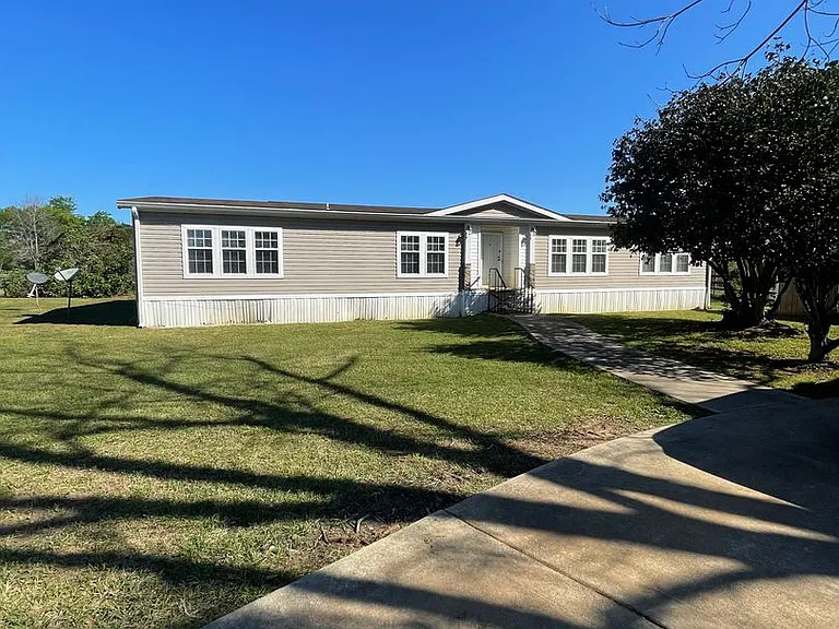 271 Bonner Rd — Photo 1